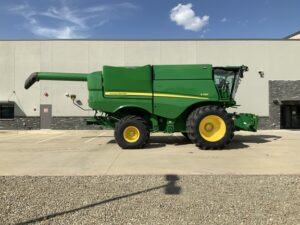 2023 John Deere S790 2